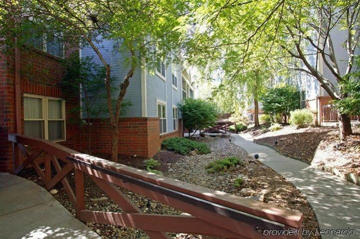 Suburban Extended Stay Hotel Omaha Exterior foto